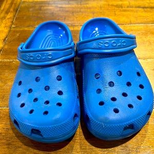 Blue youth crocs